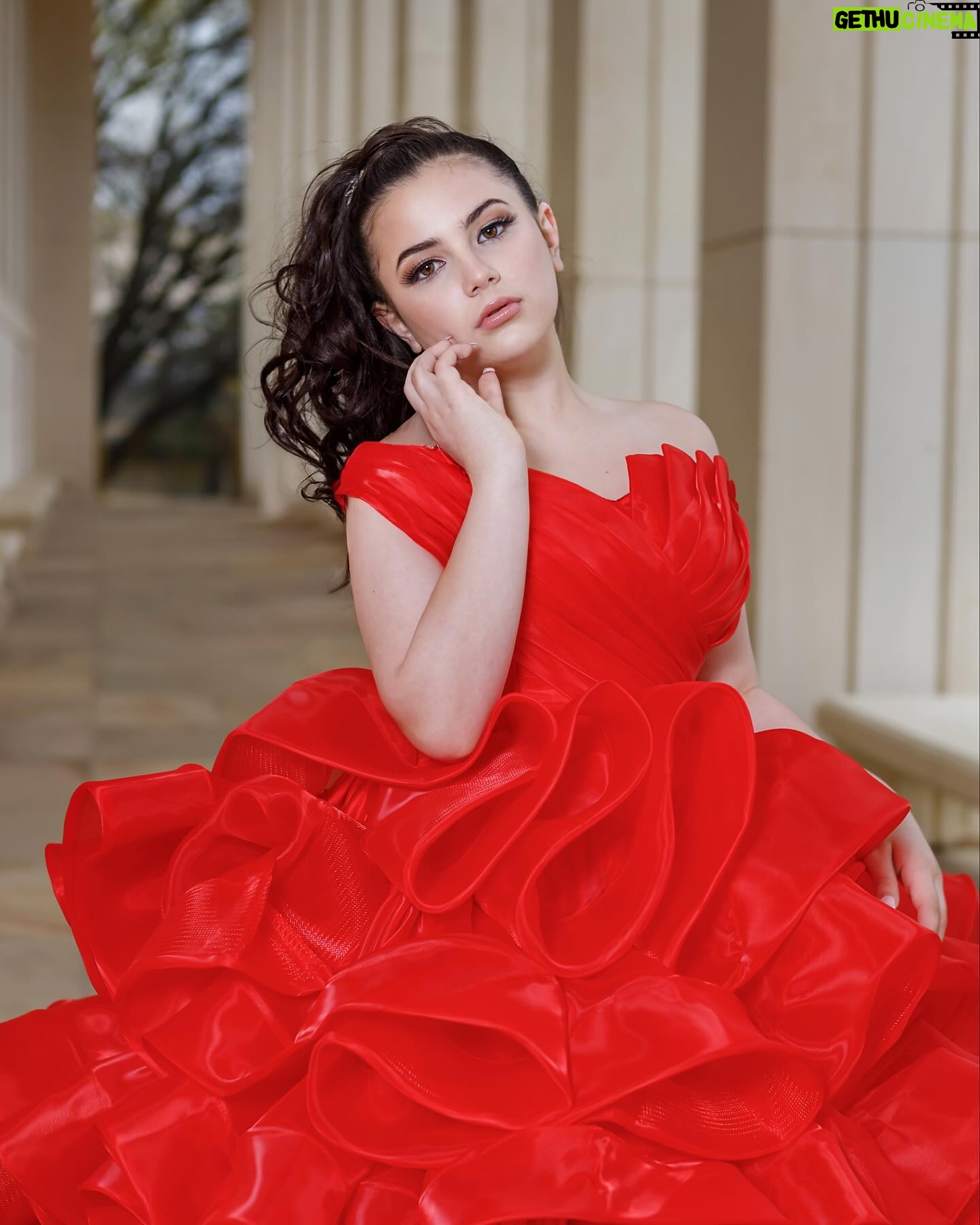 Lexi Rabe Instagram - @milahoffmancouture #model @nyfw is coming up she is casting! Dm her for details! #nyfwcastings 📸 @katrina.studiophoto