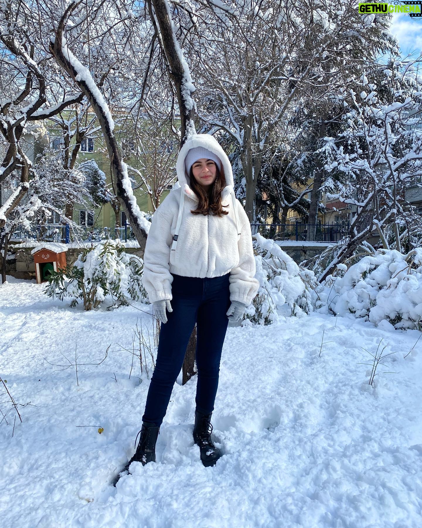Leya Kırşan - 192.2K Likes - ❄️☃️