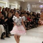 Leya Kırşan Instagram - Daha önce modelliğini severek yaptığım sevgili @meliskaptanoglukids defilesinden çok mutlu anlar 💞 Teşekkürler @meliskaptanoglu @layla_sirin_ajans