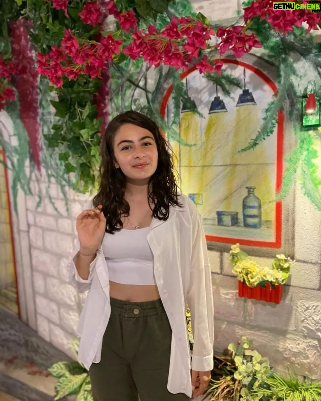 Leya Kırşan Instagram - Arayan, mesaj atan, güzel dileklerini ileten, başarılar dileyen herkese teşekkür ederim ❤️ Benim gibi LGS sınavına girecek olan tüm arkadaşlarıma başarılar diliyorum ve sevgilerimi iletiyorum 🥰