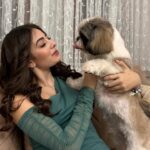 Leya Kırşan Instagram - 2024 yılını birlikte sağlıklı ve mutlu geçirmek dileğiylee🤍🎄