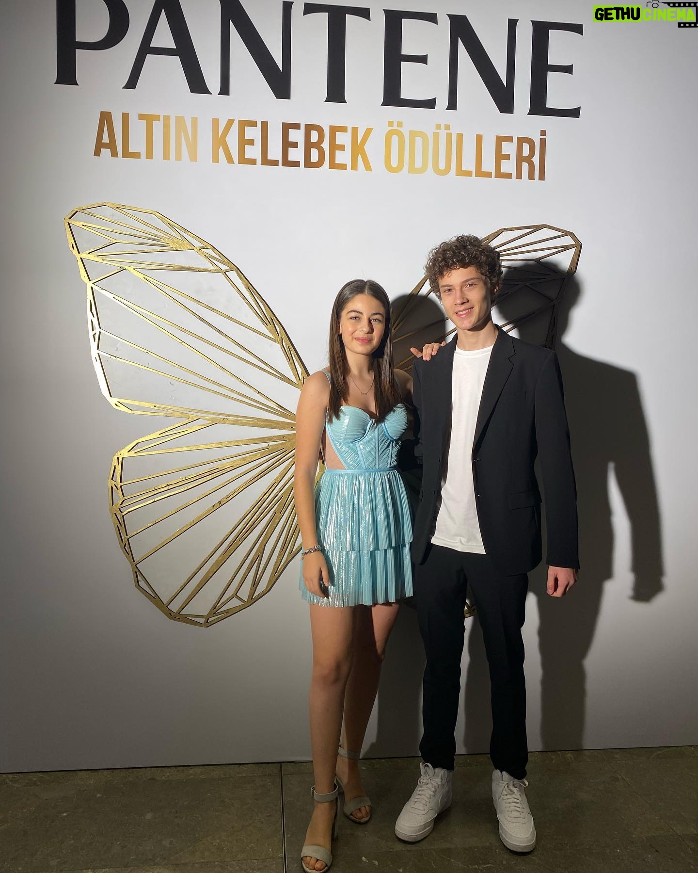 Leya Kırşan - 184.1K Likes - Çok güzel bir geceydi. Ödül alanları tebrik ederim. Emeği geçen herkese teşekkürler. 🦋#pantenealtınkelebek