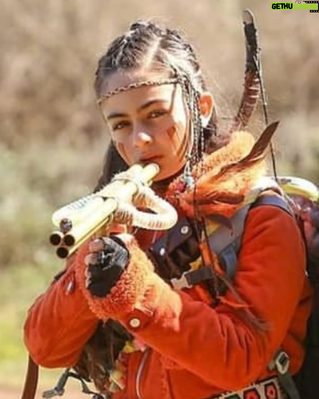 Leya Kırşan Instagram - 55. Bölüm son sahne 🎬 @tozkoparandizi Birlikte emek verdiğimiz dizimizin bugün final günü, yayında ve yapımda emeği geçen herkese, siz değerli izleyicilerimize çok teşekkürler 💞 yeni maceralarda buluşmak dileğiyle 🙏