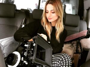 Leyla Tanlar Instagram - Having a steady relationship with my alexa