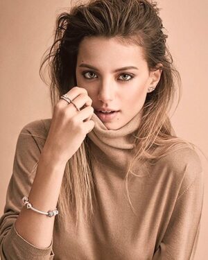 Leyla Tanlar Instagram - @elleturkiye @theofficialpandora