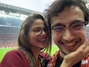Leyla Tanlar Instagram - Aşk 💛♥️