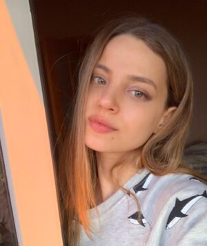 Leyla Tanlar Instagram - hikikomori