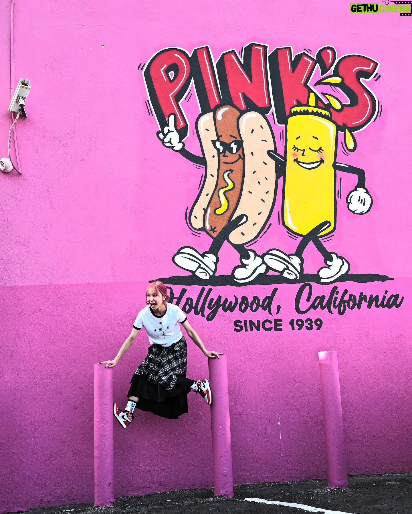LiSA Instagram - PiNK'S🩷💕💞💗💘💝🌭 #ピンク女マストゴー #losangels 夏だーーー!!フェスだーー!!久しぶりのロッキンだーーー!!蘇我は初めましてっ🎙️☀️ 太陽に負けない準備中💪 RT 【イベント】 LiSAが「ROCK IN JAPAN FESTIVAL 2024」への出演が決定しました! ▼日程 2024年8月3日(土)・4日(日)/10日(土)・11日(日・祝)・12日(月・振休) ※LiSAの出演は8/4(日)です ▼会場 千葉市蘇我スポーツ公園 詳細はオフィシャルHPをチェックしてください。 ewhx5.app.goo.gl/kj9pcSKhXYKHH3… #LiSA #RIJF2024