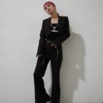 LiSA Instagram - あの日の願いをつれて、あれからいくつもの悔しさや悲しさを一緒に超えて、みんなとパワーを重ねながら10年パワーアップし続けてきた「Rising Hope」。 少し大人になって、あの頃から想像できないくらい遠いところまで来たけれど、まだまだ叫びながら、歌にしながら、あの頃の未来に立っています。 #LiSASS 21枚目のシングルラブレター(CD)「Shouted Serenade」本日発売です。#握ったメッセージのその先へ　受け取ってください🎧#mahouka https://lisa.lnk.to/ShoutedSerenade_DG