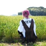 LiSA Instagram - 拝啓わたしへ。 今何をみつめて、何を思っていますか。 何度も憧れていた通りの私になっていますか。 明後日は名古屋で　#ROOMICFes @Zepp Nagoyaです。 コロナ禍でオンラインで開催された第一回。 今年は観客のみなさんと同じ時間を過ごせるこの日がとても嬉しいです。精一杯でお迎えします。よろしくお願いします🏠