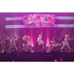 LiSA Instagram - 自分でセットリスト組んでおいて、イントロからやばすぎた「I'm a Rockstar」あの頃の願いが、約10年後今の私の力になってくれました。その時々にグッとくる歌詞がどん変わっていくすごい曲‥。 大切な曲の物語をバンドとダンサーに伝えて、「I'm a Rockstarを2024年の私の歌にしてくれました。えもすぎた。 📸　@vizkage そして、2024年昔も昔からたくさんのラブレター(CD)に含ませた想いを、文字でみんなに届けてくれた森さんのレポート。#LiSAアイスクリーム　で歌った、叫んだ、"言葉"や"音"にのせた想いを文字で届けてくれました📝ねりねりしたあれこれから、みんなにも届いてるといいな。 RT ＜ライブレポート＞LiSA、デビュー13周年の祝福をファンと叫ぶ武道館ライブ【LiVE is Smile Always～i SCREAM～】完遂 https://www.billboard-japan.com/d_news/detail/137192 #LiSAアイスクリーム