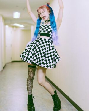 LiSA Instagram - #LiSAアイスクリーム
👘⑥
ダイナー女🛼🛼🍔🥤🍽️🏁

#わたしの腕むきむき💪

#りさふく　

📸　@vizkage 
👘　@mikitiaizawa 
💄　@keiko__ujiie