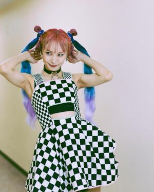 LiSA Instagram - #LiSAアイスクリーム
👘⑥
ダイナー女🛼🛼🍔🥤🍽️🏁

#わたしの腕むきむき💪

#りさふく　

📸　@vizkage 
👘　@mikitiaizawa 
💄　@keiko__ujiie