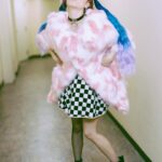 LiSA Instagram - #LiSAアイスクリーム　 👘⑤ 🗣️🙅‍♀️🔇❌→🧹🧹👯‍♂️→🪧💥🤛→🔊→💃🕺 🍨＝🏬 ノンノン👗→エレクトリリカル👾→WiLD CANDY🍭→スパイシーワールド🌶️ #振り付け練習無しでいってまえとスパルタダンスメドレーすぐ踊れるみんなの記憶力に脱帽　 #めちゃダンス練習した #のすけとりゅーいちのサイレントパフォーマンスおもしろすぎるし状況把握してすぐついてきてくれる会場のみんなの順応力に脱帽　 #これ早着替えするLiSAチームすごすぎて脱帽 #靴や髪まで変えるなんてチャレンジャー #いつもわたしのチャレンジ精神についてきてくれるみんなに脱帽 #白桃ヨーグルトアイスの服🍨🍑🐮 #ブルーハワイ巨峰シャーベットの髪🍨🫐🍇 #りさふく　 📸　@vizkage 👘　@mikitiaizawa 💄　@keiko__ujiie