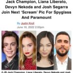 Liana Liberato Instagram - sooo what’s your favorite scary movieeee?! so excited! 🔪🔪