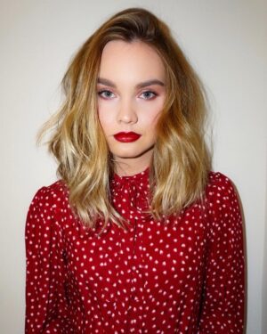 Liana Liberato Instagram - to the stars premiere look ✨
styled / @sydneylopez 
makeup / @kdeenihan 
color / @colorbymattrez 
cut / @buddywporter 
dress / @rebeccataylornyc
❤️❤️❤️❤️