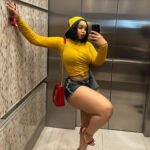 LightSkinKeisha Instagram – make a b*tch so pressed, she comment from her finstaaa 🤭