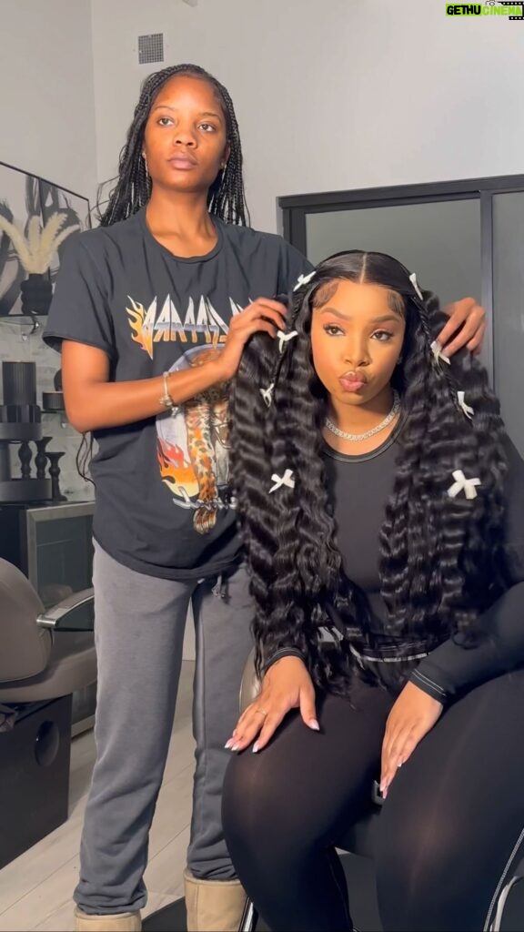LightSkinKeisha Instagram - This is my second time wearing @scahlpsstudio hair and let me just say it’s AMAZING! I’m wearing a 30 inch jet black unit with 4 bundles of the luxe straight hair. This hair lasts 5 years and I STILL have my first unit that I got over 2 years ago. I’m letting yall in on my hidden gem🤭💎 Super thick and luxurious , this hair NEVER disappoints! Shop/ book with @drscahlp ASAP! Install by: @marshalasemonehair 💎 Set by: @originalbaddieclub ⭐️
