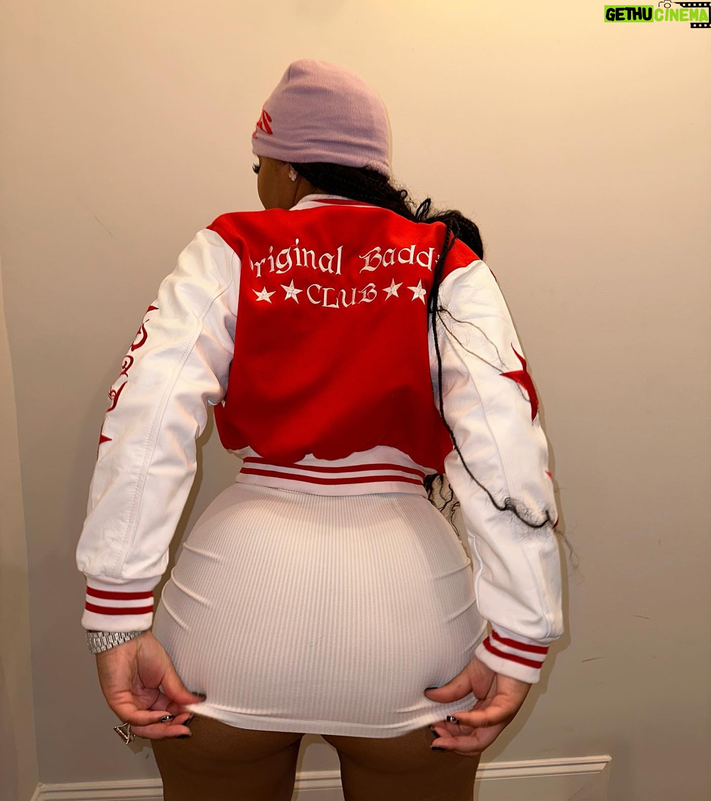 LightSkinKeisha Instagram - juh vibe twin ❤️ Jacket: @originalbaddieclub