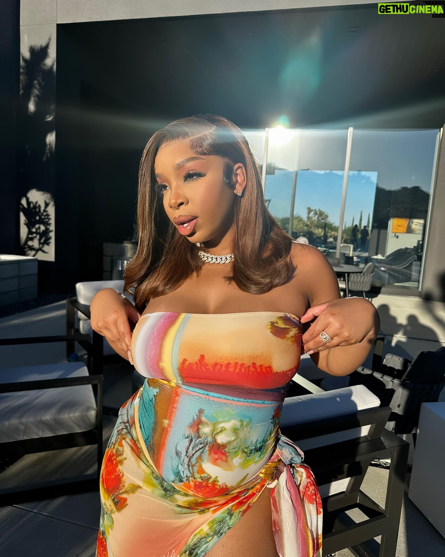 LightSkinKeisha Instagram - She’s about to doooo what the gworlsss should’ve didddd 🤩