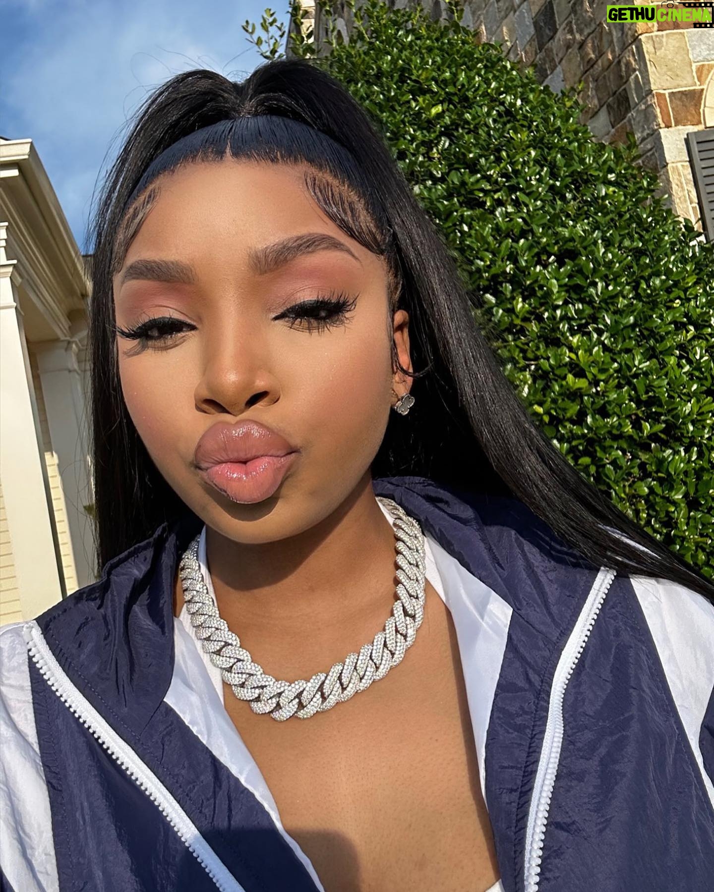 LightSkinKeisha Instagram - expensive all the time, don’t ask when I’m free 🥶 @fashionnova