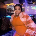 LightSkinKeisha Instagram - Damn my son chillin in dat b*tch ain’t he? 🤣😭🤣 When yall think ima have him? Jacket: @FashionNova 🧡