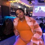 LightSkinKeisha Instagram - Damn my son chillin in dat b*tch ain’t he? 🤣😭🤣 When yall think ima have him? Jacket: @FashionNova 🧡