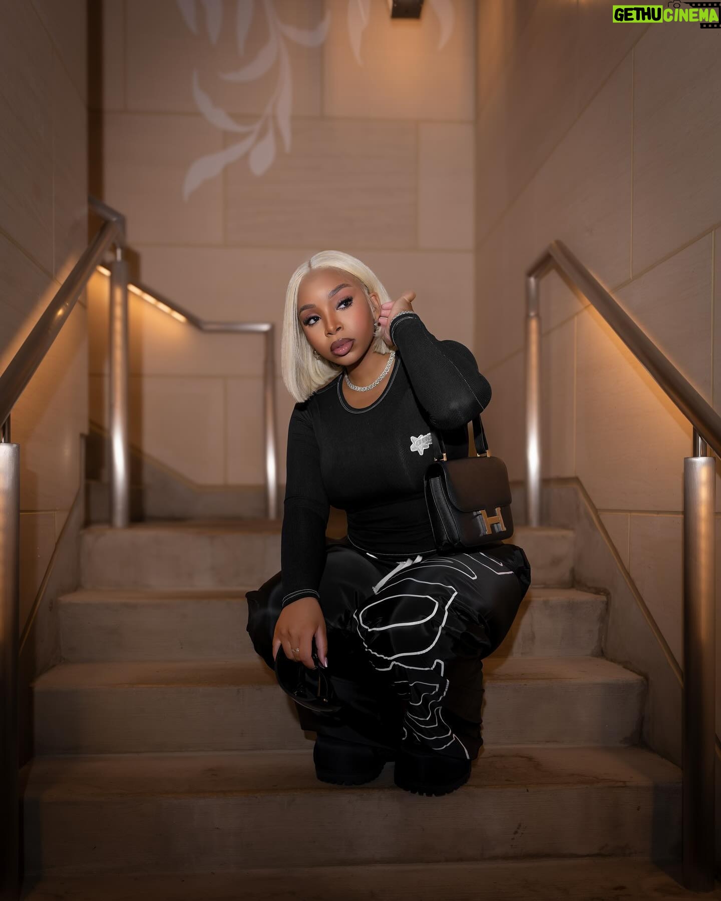 LightSkinKeisha Instagram - Body fire, face pretty, you da whole package 🕷️ Outfit: @originalbaddieclub 🖤