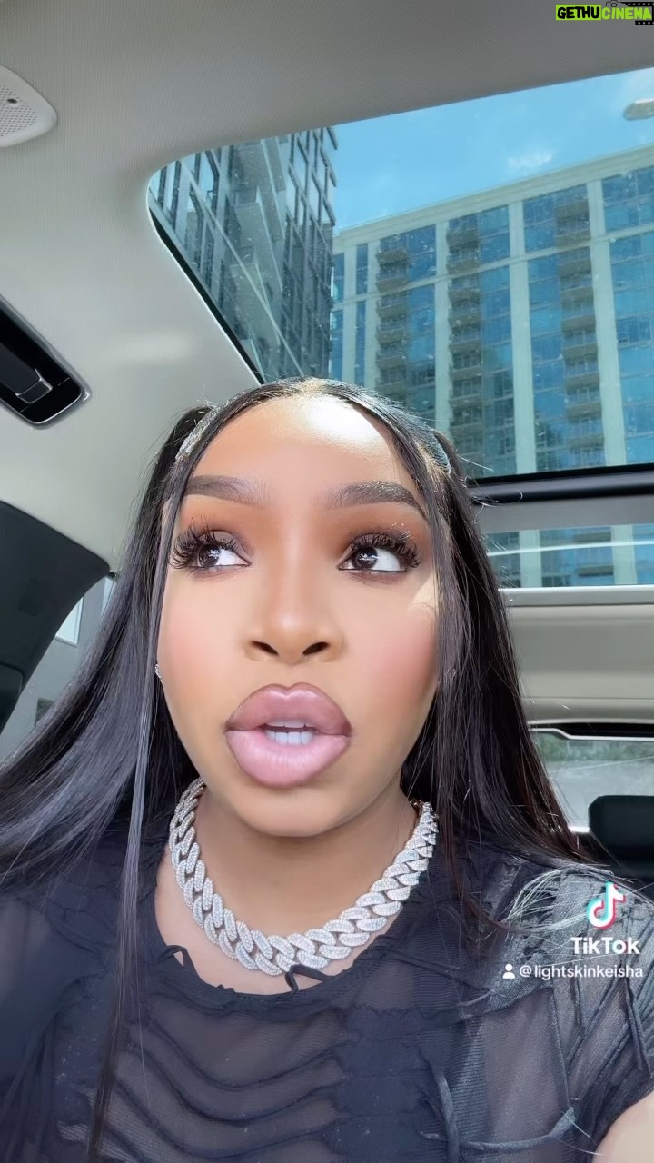 LightSkinKeisha Instagram - Invest in your friends the same way y’all be willingly investing into that other BS! Stop asking for stuff for free all the time, we tryna make money not lose it! Buying something from time to time AINT never hurt nobodyyyy 🤭🥴 Face beatskiii: @pounddcakee_ 🍰