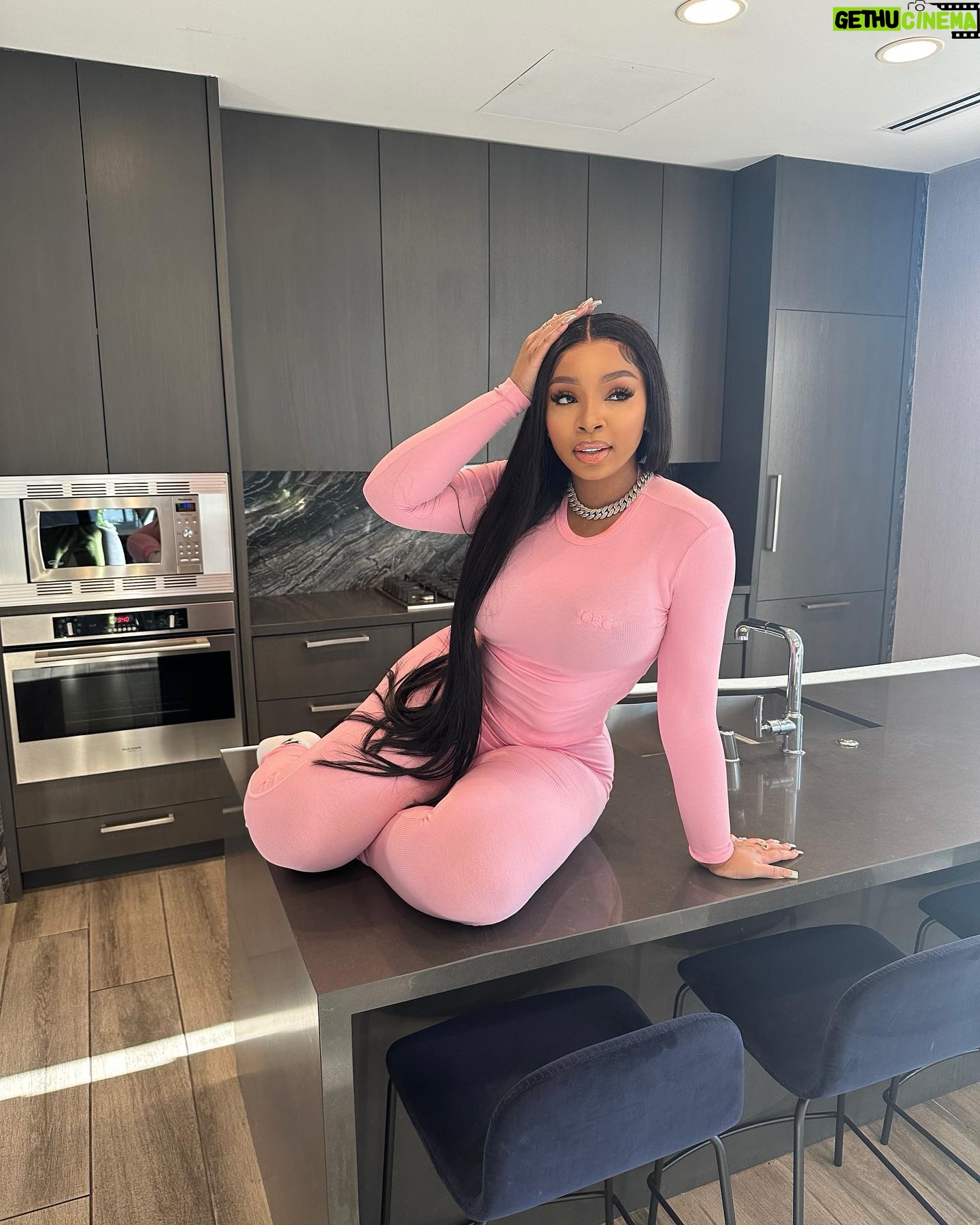 LightSkinKeisha Instagram - On they wishlist 💕 Top/Bottoms/Socks: @originalbaddieclub 💜