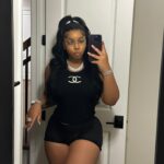 LightSkinKeisha Instagram - Real bad bx*ch, sittin pretty, thousand for da weave 🤑 @fashionnova