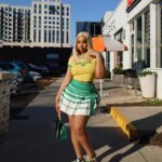 LightSkinKeisha Instagram - his favorite flavor 😋🍦💚 @FashionNova