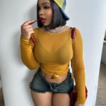 LightSkinKeisha Instagram – make a b*tch so pressed, she comment from her finstaaa 🤭