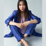 Lilas Ikuta Instagram - @ellejapan にて @emporioarmani さんの新作を着用させていただきました💠 "ELLE Japanデジタル"でインタビューページも公開されています💭 是非チェックしてください☺︎ Photo by @ph_o.h.n.o Stylist @sumire_hayakawa_stylist Hair & make-up @youca1220