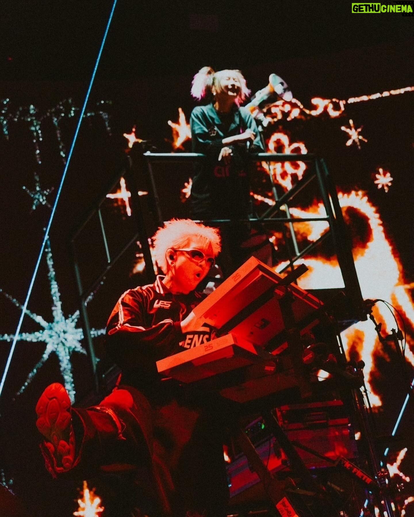 Lilas Ikuta Instagram - Thank you so much to everyone who came to the solo concert in Los Angeles! Your cheers and singing were truly wonderful, and I was deeply moved. Above all, seeing everyone enjoying our music, singing, and dancing along made me so happy. 😌✨ Thank you for creating the best night. Let's meet again for sure. I love you.🫶🏻 Photo by @shumpei_1002