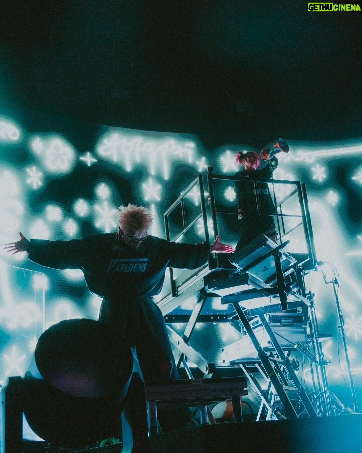 Lilas Ikuta Instagram - Thank you so much to everyone who came to the solo concert in Los Angeles! Your cheers and singing were truly wonderful, and I was deeply moved. Above all, seeing everyone enjoying our music, singing, and dancing along made me so happy. 😌✨ Thank you for creating the best night. Let's meet again for sure. I love you.🫶🏻 Photo by @shumpei_1002