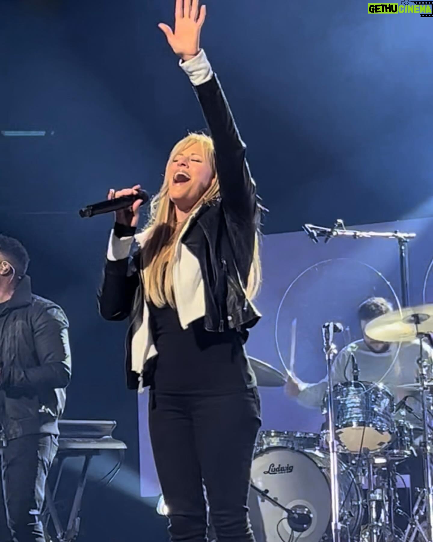 Lilián García Instagram - Going into Easter Weekend like…🙌🏼✝️ Singing all weekend with 2 amazing worship teams! Schedule 👇🏼😁 Good Friday 🗓️ March 29 ⏰ 5pm & 7pm ET ⛪️ @gatewaybcsc (6 churches coming together for service) Easter Sunday 🗓️ March 31 ⏰ 9:00am & 11am ET ⛪️ @eastlakeonline (11am service online 👉🏼www.eastlakeonline.com) Happy Easter Weekend everyone!! 🐰🙏🏼 . . #easter #easterweekend #goodfriday #christ #jesus #worshipteam