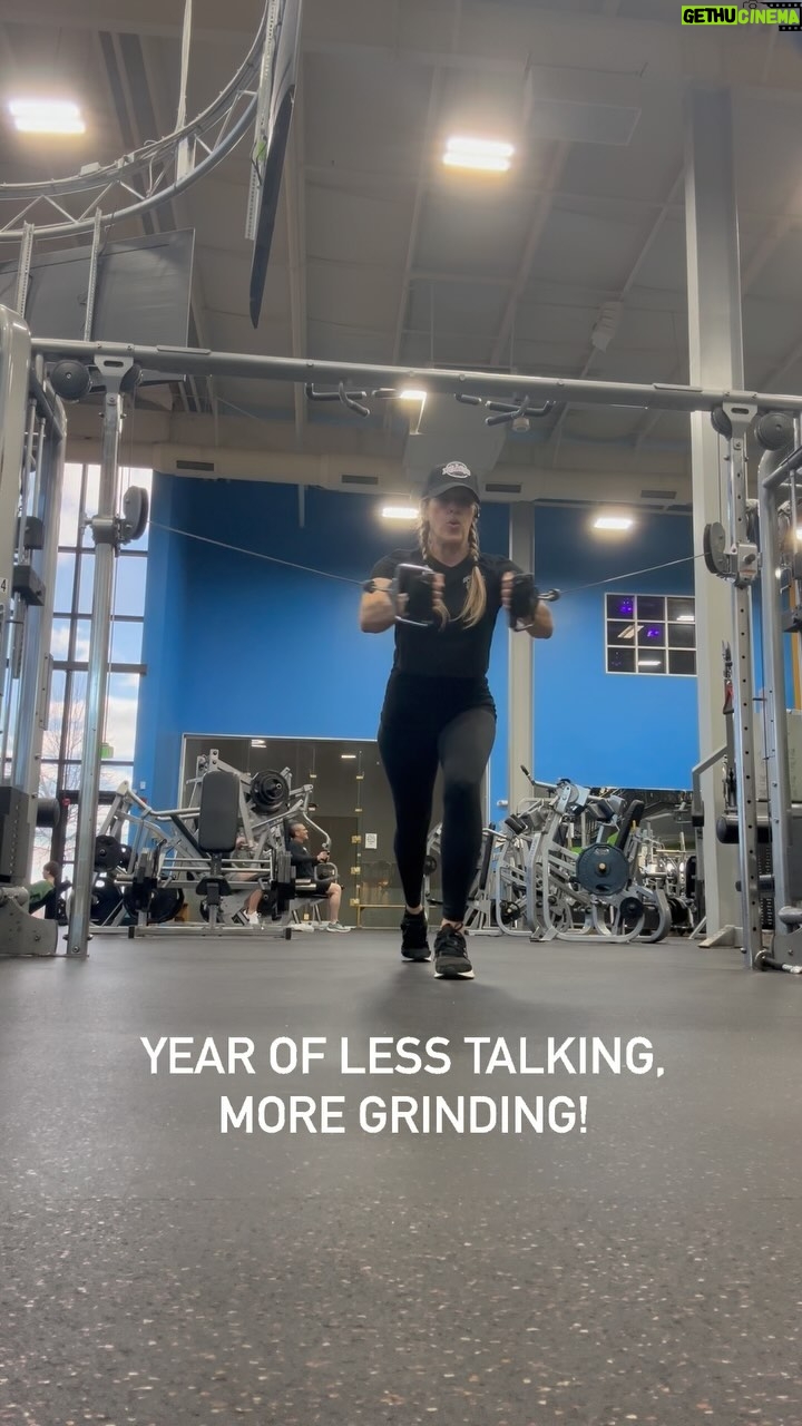 Lilián García Instagram - As the 3rd week in January is wrapping up, I want to check in with you. How are you doing? How are your New Year’s goals going? Your commitments to yourself? Your promises? Are you still on course, or have you fallen off? If you’re on course, awesome, keep going!! 😉 If you have fallen off, ask yourself if the WHY you are doing something is big enough? The WHY is important because the WHY dictates WHY you are making a commitment . The WHY dictates what your purpose is. The WHY pulls you through those hard times. The WHY diminishes your excuses! The WHY allows you to achieve your dreams! Make the “WHY you want to accomplish something” bigger than yourself! If you have fallen off course, no worries, everyday is a new opportunity to get back up and try again. Everyday is an opportunity of WHY you want to become the best version of yourself! So don’t lose hope. Instead, get excited! Embrace your goals, cherish them, and squeeze everything out of life that you can! You got this! 2024 is your year! Live your WHY!!! 💪🏼 . . #goals #fitnessfriday #fitnessmotivation #fitnessmatters #ericthomas #liveyourwhy