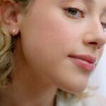 Lili Reinhart Instagram - @armanibeauty Prisma Glass lip gloss is my new go to💗 #armanibeautypartner