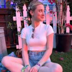 Lili Reinhart Instagram - very overstimulated this weekend