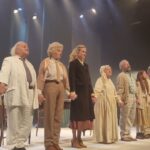 Lilian Blanc Instagram – 👉 Olha como terminou a estreia de Tio Vânia!

📌 Não se esqueça que a temporada vai até 16 de junho com sessões de quinta a sábado às 20h e domingo às 18h. Esperamos vocês.

🎭 Garanta seus ingressos no link da bio!

📸: @fotosgutierrez

#grupotapa #tchekhov #teatrosp #experimenteteatro #arte #sescsantana #sescsp