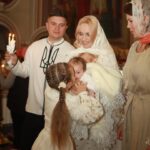 Liliia Rebryk Instagram - Такі дні, як цей, я забираю у скарбничку своїх щасливих спогадів. Бо щастя — це миті, коли відчував повну гармонію і спокій. Це — люди, які були поруч. Це — весна, сонце і зелень навколо. І відчувати у темні часи таке світло всередині — надзвичайно цінно. Це був дуже теплий в усіх сенсах день. Дуже затишний. Дуже сімейний. Дуже НАШ день. Хай янгол завжди оберігає нашу Аделіну🙏🏻. А хрещені @anatoliyanatolich та @irina_khomenko не дають йому відволіктися ні на мить 😉 Дякую за неймовірні вишиванки для нашої родини @vyshyvanka_by_vera Фото by @tsaruk.photo