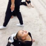 Liliia Rebryk Instagram - Старша — в татка: танці. Середня — в маму: гімнастика 🤸 В кого буде молодша 😂?