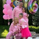 Liliia Rebryk Instagram - Наша дівчинка-усмішка! Дівчинка-ніжність! Наша дівчинка-завжди влучний жарт! Обожнюємо тебе за твою силу любити. За твоє уже зовсім не дитяче бачення світу. За твоє добро до всього живого. За вміння відчувати важкі моменти. За твої такі вже дорослі — чутливість і розуміння. За твою шалену допитливість. З днем народження, наша Поліно 🩷 Будь щасливою! А ми просто завжди будемо поруч! 🩷🩷🩷🩷🩷 Family look @tanali_odessa 🌸
