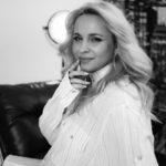 Liliia Rebryk Instagram - Кожна ваша відповідь — як ніби мої думки читаєте. І так — інколи здається, що світ стає чорно-білим, втрачає кольори. Але буде весна! Є надія! Є всі ми. Хіба це не одна з причин жити далі? Foto @tsaruk.photo