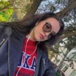 Lilimar Instagram - listen buddy, i just work here
