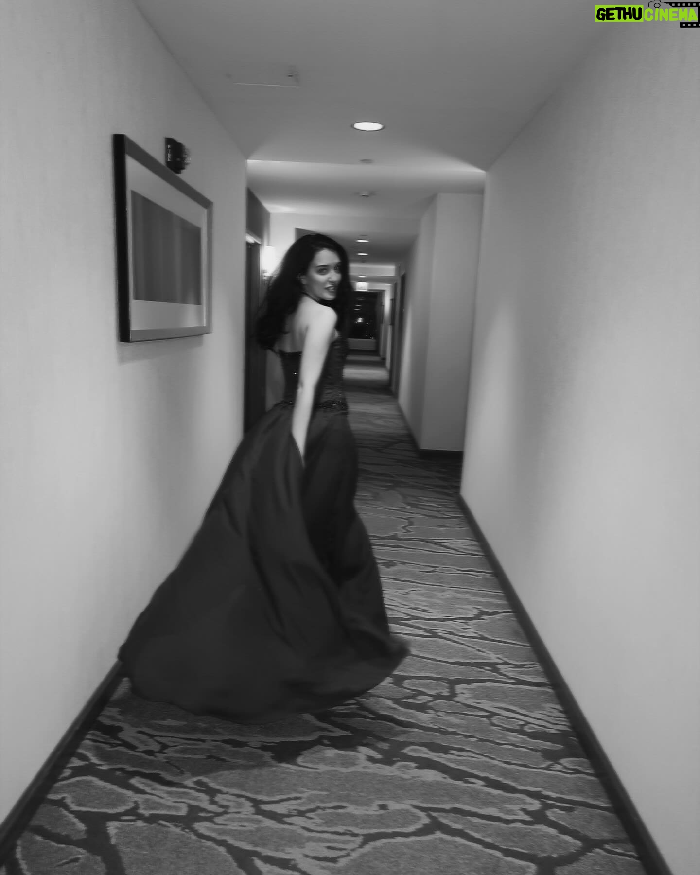 Lilimar Instagram - the same icon that made my quinceañera dress has once again given me the opportunity to feel like a princess 🖤🍷 grateful to have spent an evening walking alongside admirable survivors and queens that do so much for their communities. thank you @missworldwide.international & @kirstenregalado ♡ #walkforacause