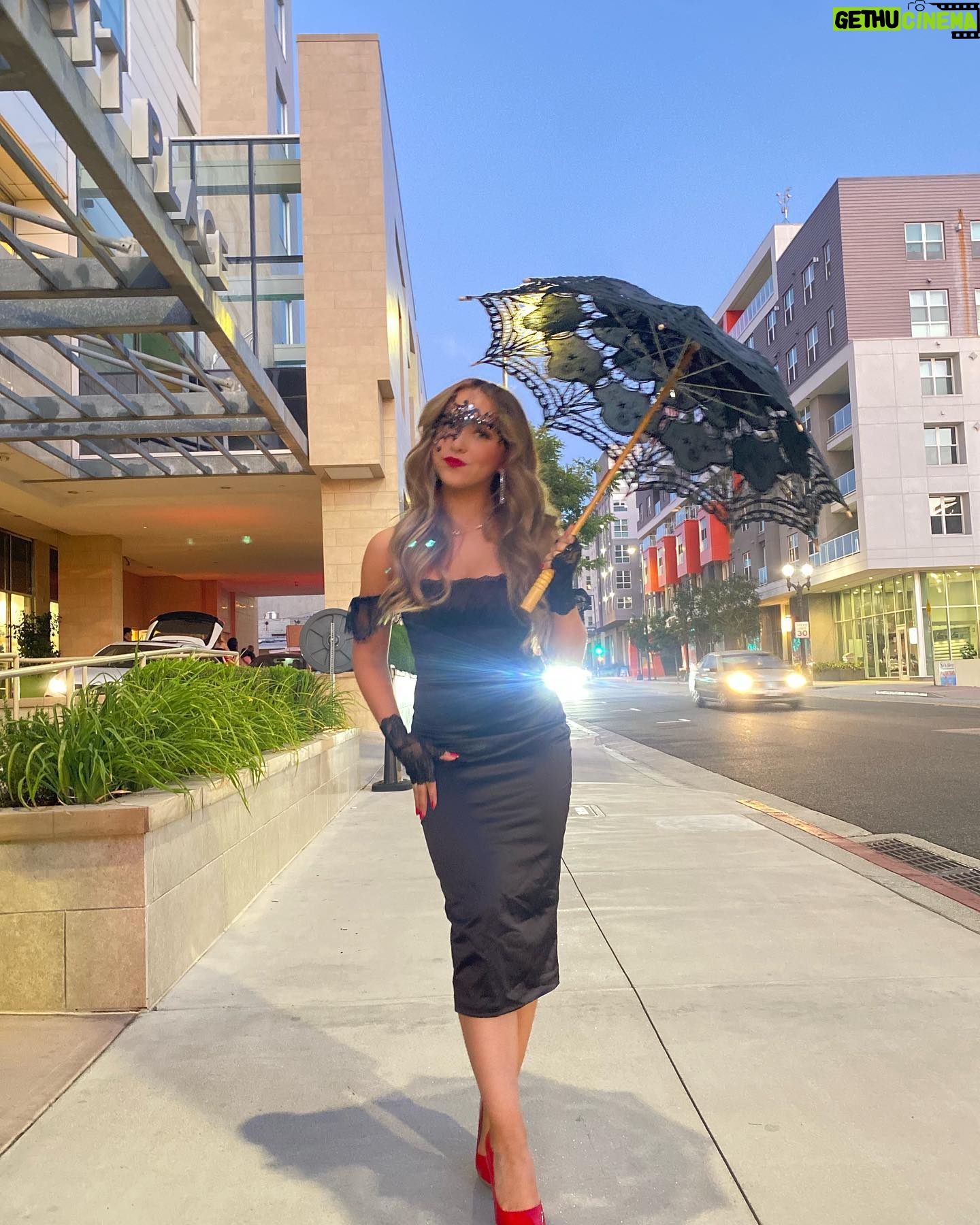 Lilliana Ketchman Instagram - 🖤 . . . . #lillyk #post #new #masqeurade #masqueradeball