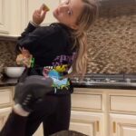 Lilliana Ketchman Instagram – GIRL DINNERRRRRR 😭
.
.
.
.
#lillyk #dance #reels #fun #girldinner