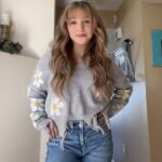 Lilliana Ketchman Instagram - comment SUNFLOWER one letter at a time! 🌻 . . . . #lillyk #dance #reels #fun #sunflower